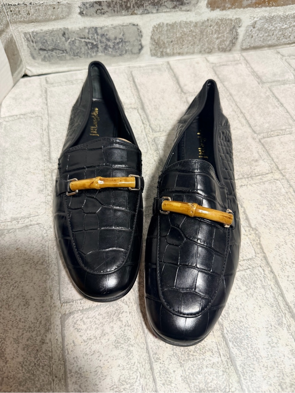 J. Mclaughlin Womens Loafers 7.5
Black Reptile Leather Slip On
Preppy